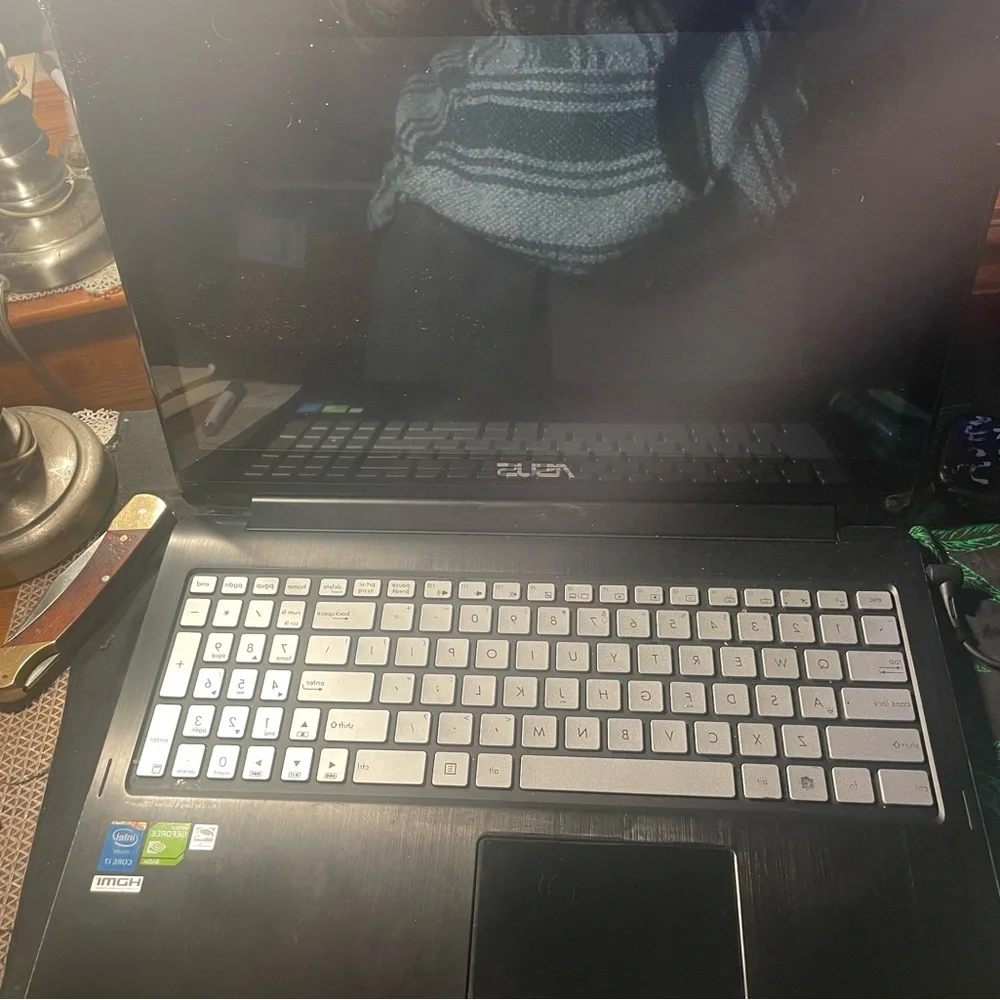 ASUS Q551L Notebook PC - Classic Black Design